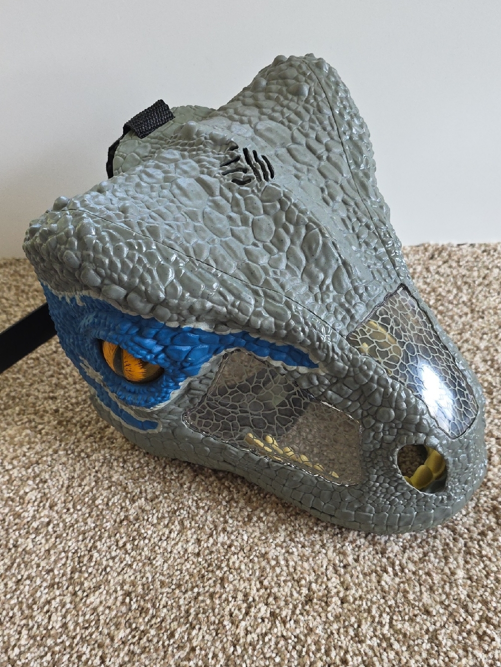 Jurassic World "Chomp 'n Roar" Velociraptor Blue Mask